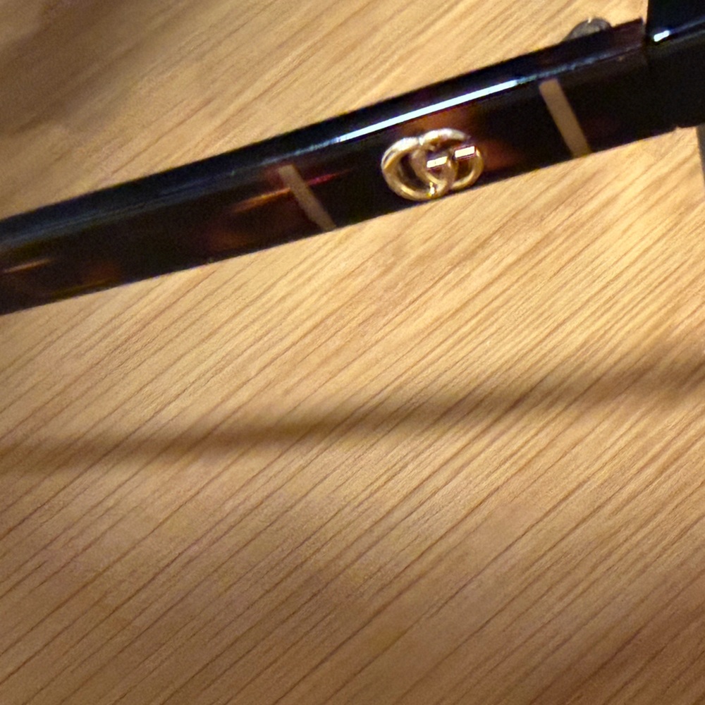 Gucci Women's Sunglasses - Picture 4 of 10